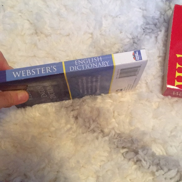 Set of 2 Webster’s Paperback Dictionaries - Picture 7 of 7